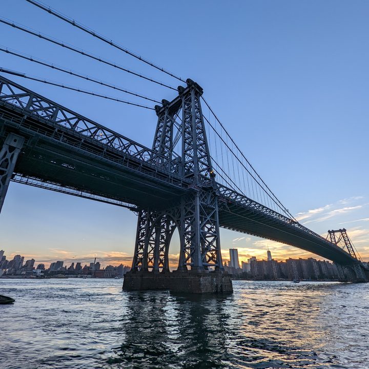 Photo of a bridge in Brooklyn, taken with the Pixel 7 Pro.