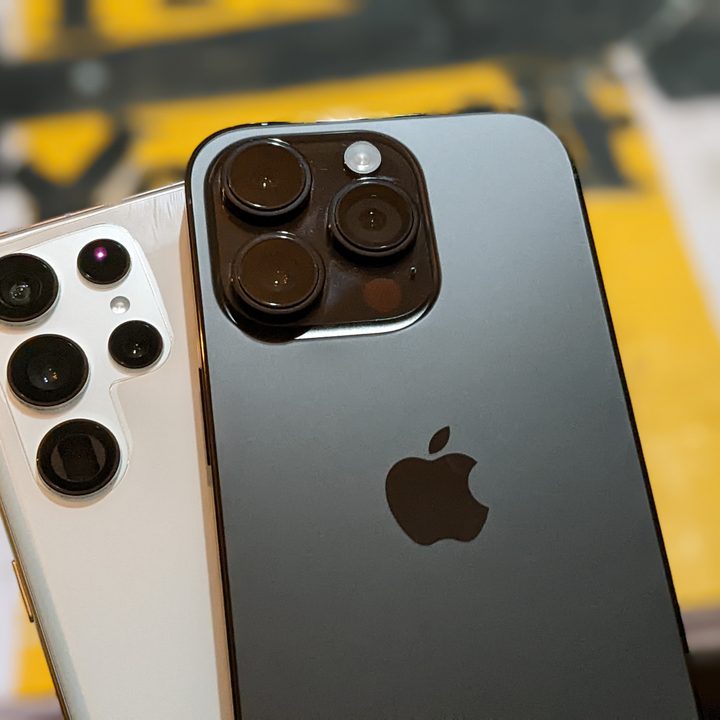 iPhone 14 Pro vs Galaxy S22 Ultra camera.