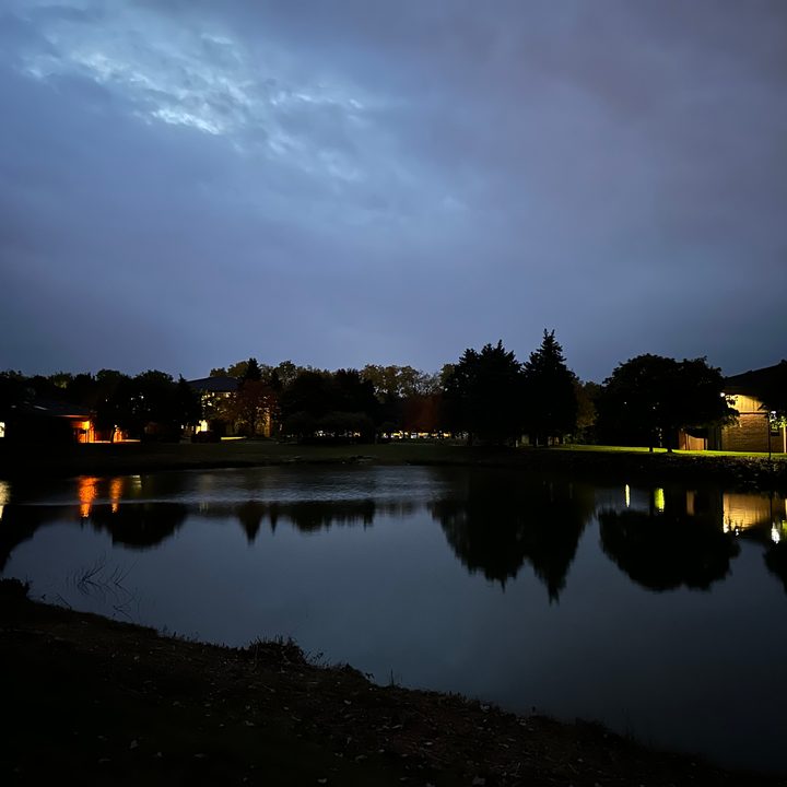 iphone 14 pro vs google pixel 7 camera test comparison night mode 2