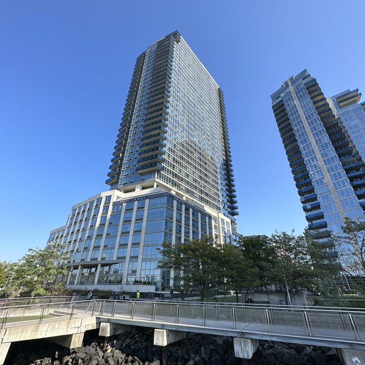 Photo of a tall building, taken with the iPhone 14 Pro.