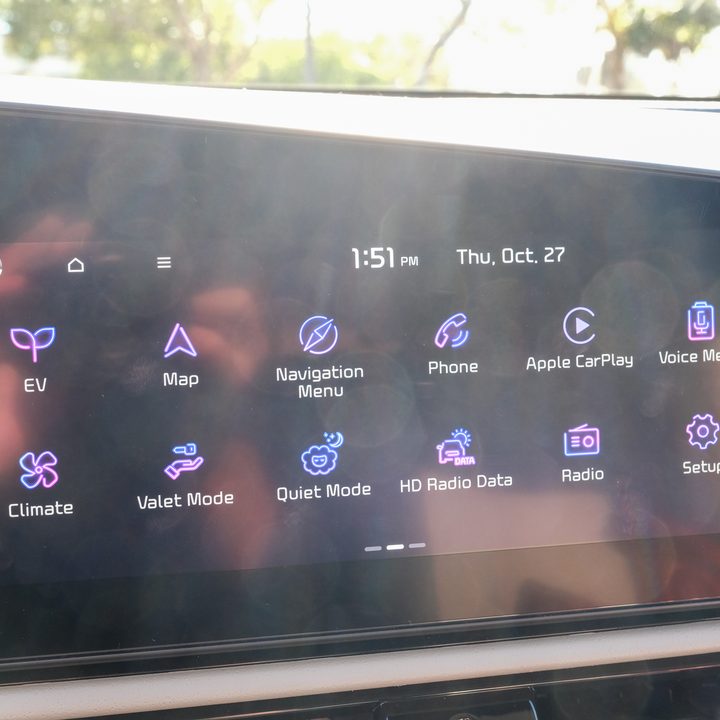 Apps displayed on the Kia infotainment center.