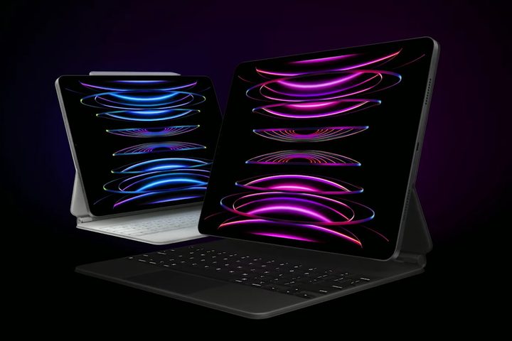 M2 iPad Pro in two sizes.