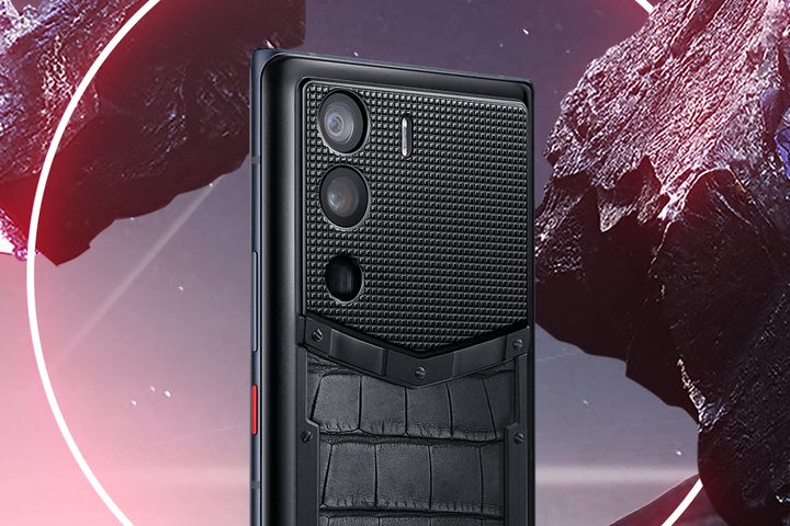 The Metavertu smartphone.