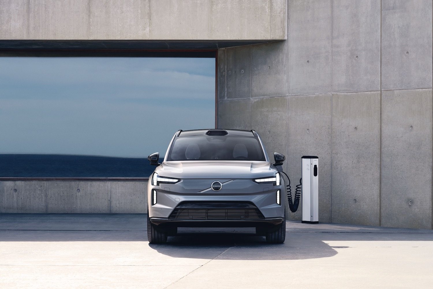 Front view of the 2024 Volvo EX90.