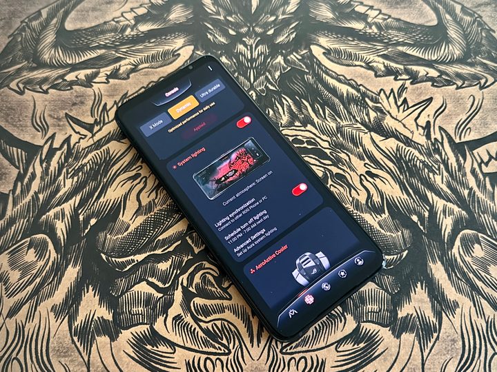 ASUS ROG Phone 6 Diablo Edition lighting effects customization