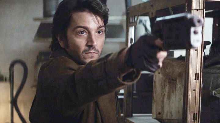 Cassian aims his gun in Andor.