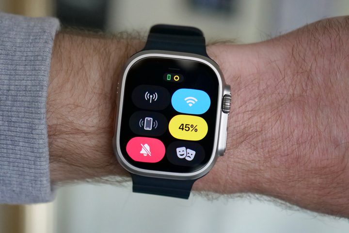 Battery percentage indicator showing Low Power Mode on the Apple Watch Ultra.