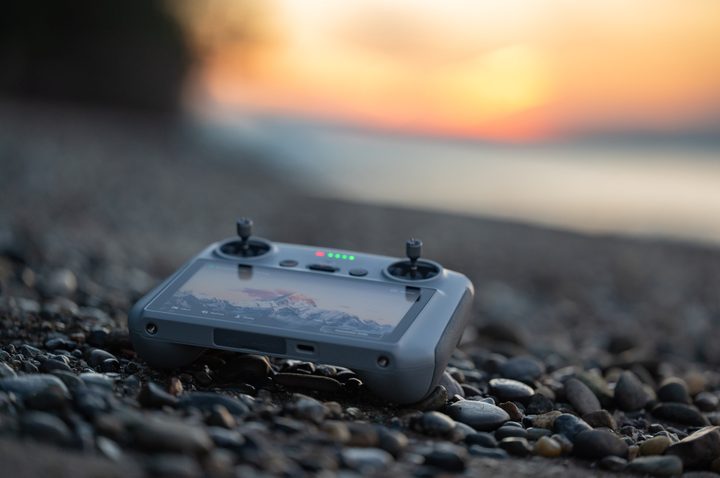 The DJI Mavic 3 Classic controller.