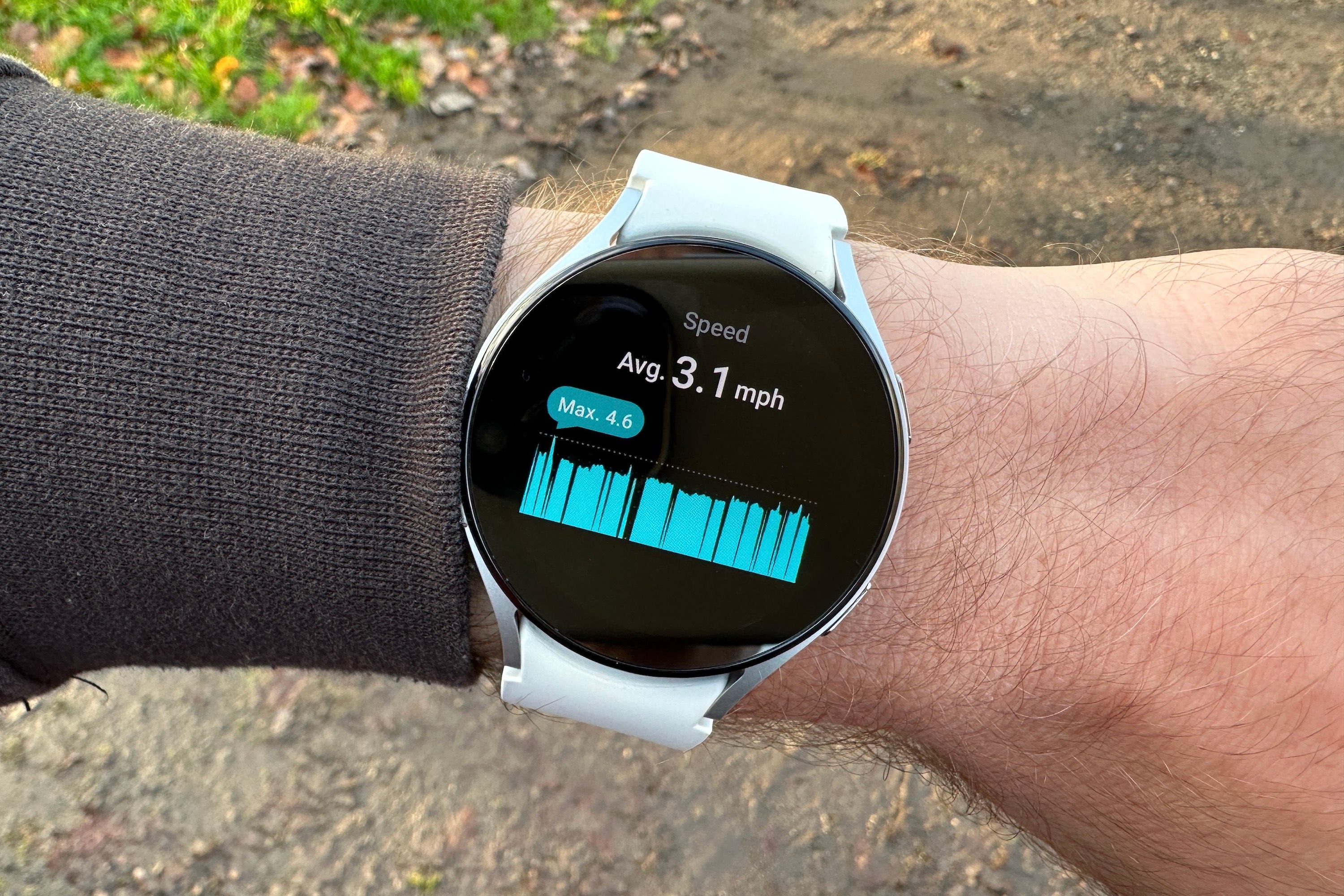Data from a workout showing on the screen of the Samsung Galaxy Watch 5.