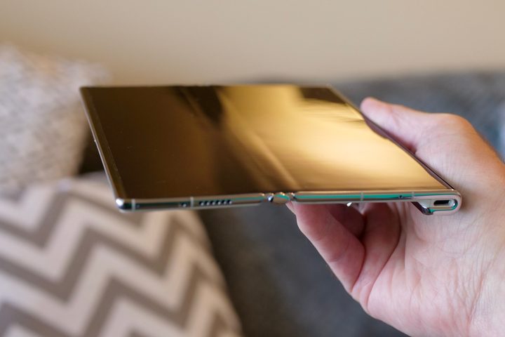 The Huawei Mate Xs 2 screen crease.
