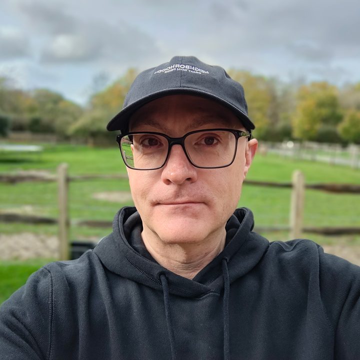 Selfie camera photo taken with the OnePlus 10 Pro.