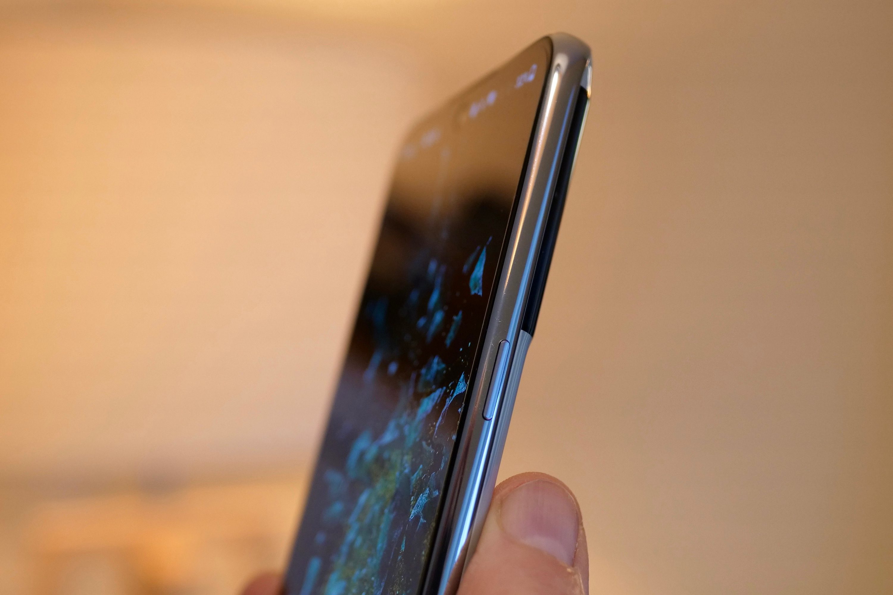 The OnePlus 10T's power button.