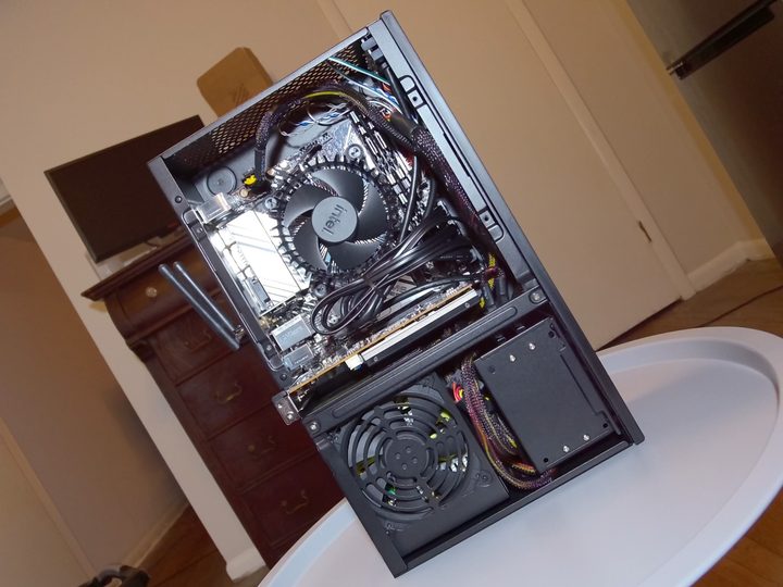 A computer inside the SilverStone ML05.