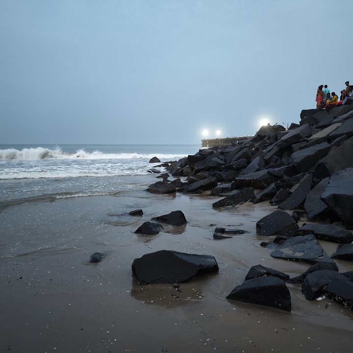 Beach with rocks at night captured with the Xiaomi 12S Ultra.