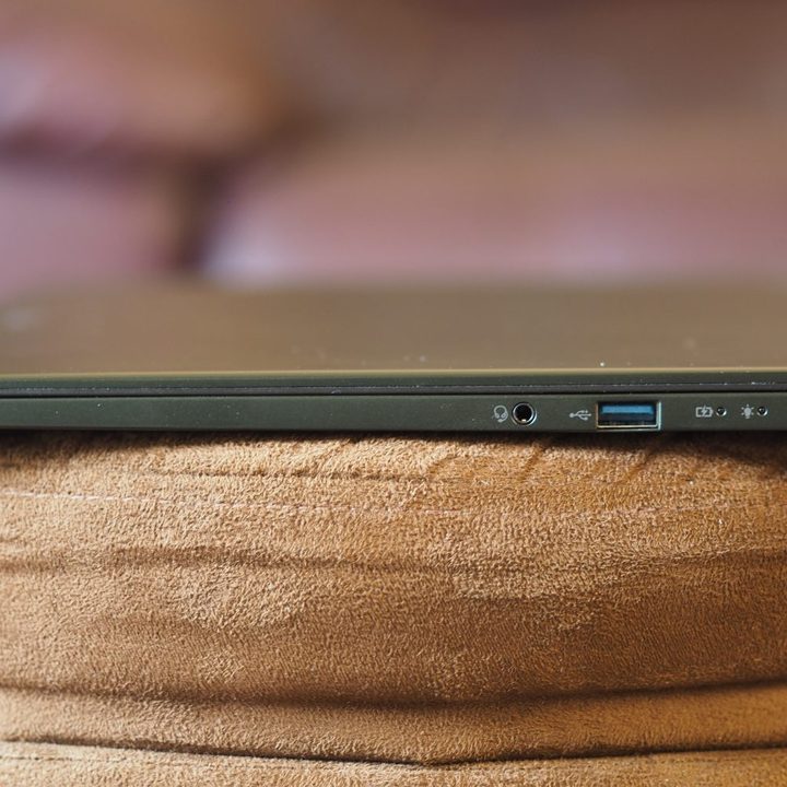 acer swift edge review right side
