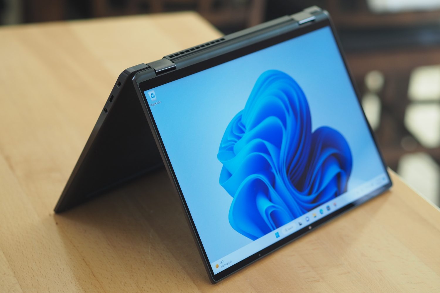 ダイです　DELL ディスプレイ Dell Latitude 9330 review: the executive suite - Digital Trends