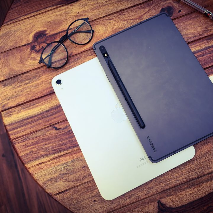Galaxy Tab S8 atop the tenth generation iPad.