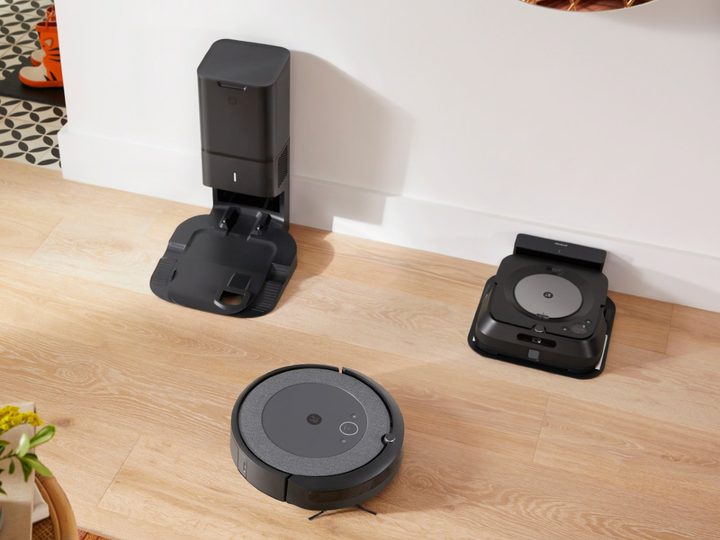 iRobot Roomba i3+ (3550) Robot Vacuum and Braava jet m6 (6113) Robot Mop bundle showing all three major elements in a hallway.