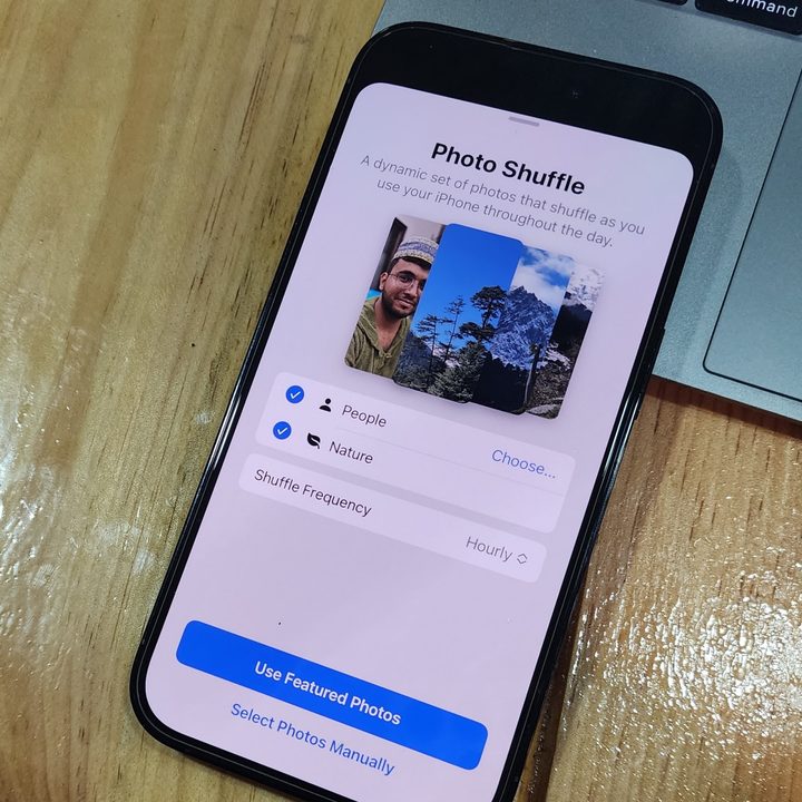 photo shuffle in iOS 16.