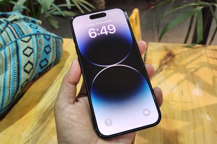 iOS 16 lock screen.
