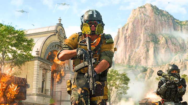 Player running through a map in Modern Warfare II.