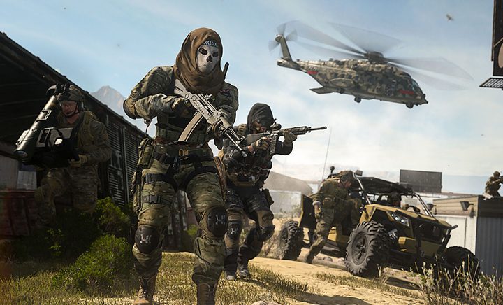 Soldiers running in Modern Warfare II.