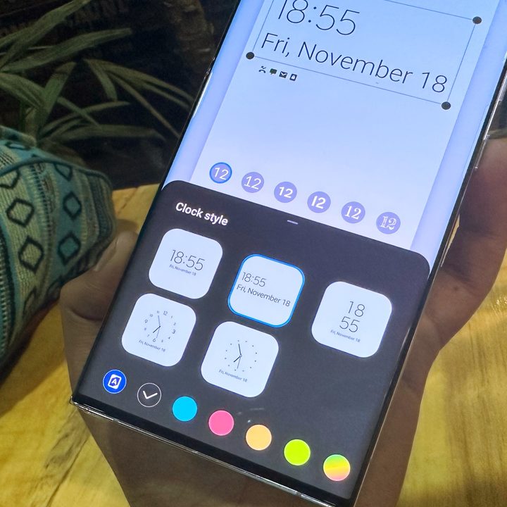 Clock tuning in One UI 5.