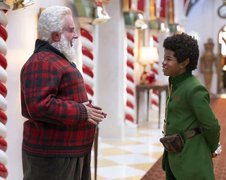 Santa talks to a kid in The Santa Clauses.