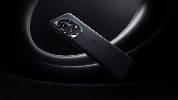 OnePlus 11 in Black.