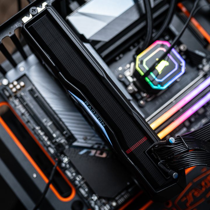 RX 7900 XTX slotted into a test bench.