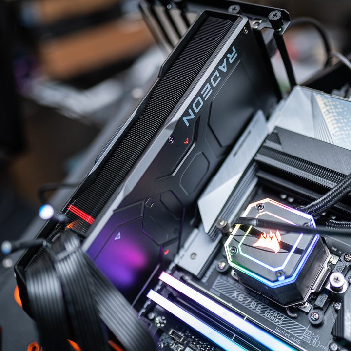 Radeon logo on the RX 7900 XTX.