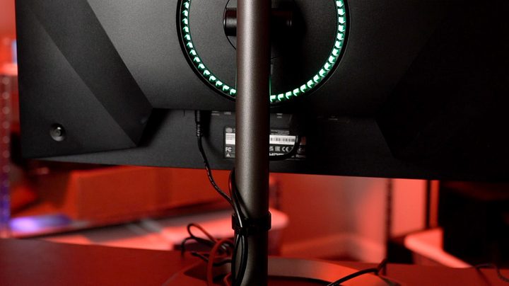 Cable management on the Cooler Master GP27Q.