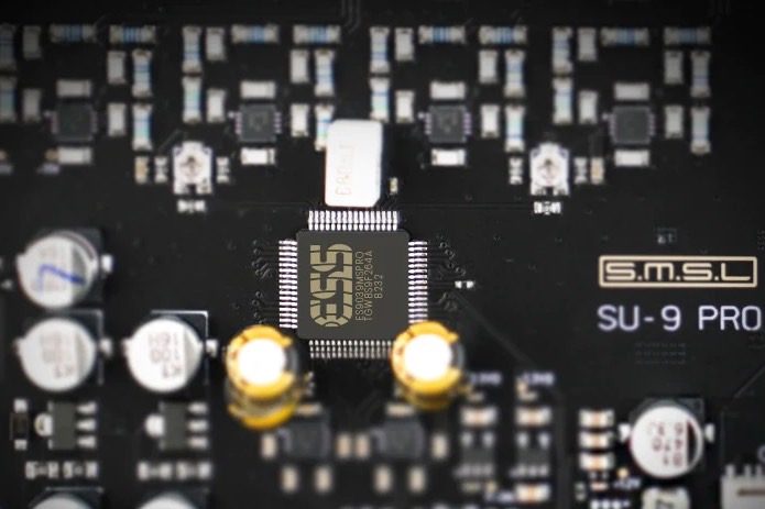 An ESS DAC chip on a motherboard.