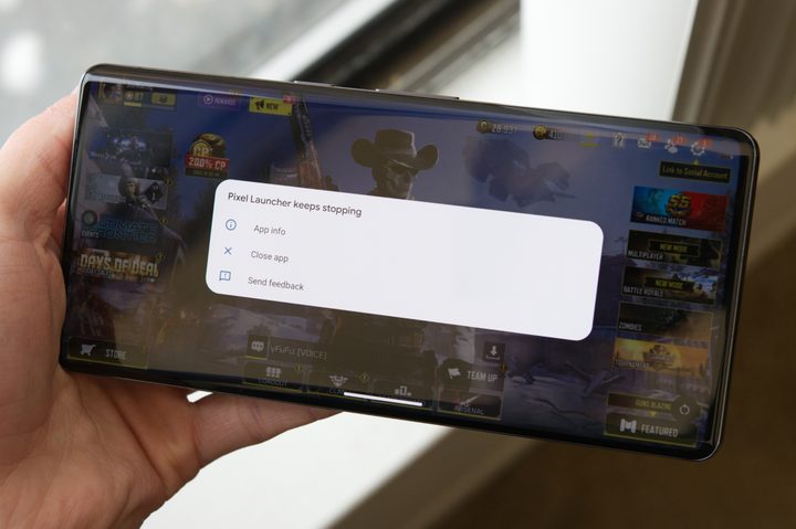 Error message on the Google Pixel 7 Pro saying "Pixel Launcher keeps stopping."