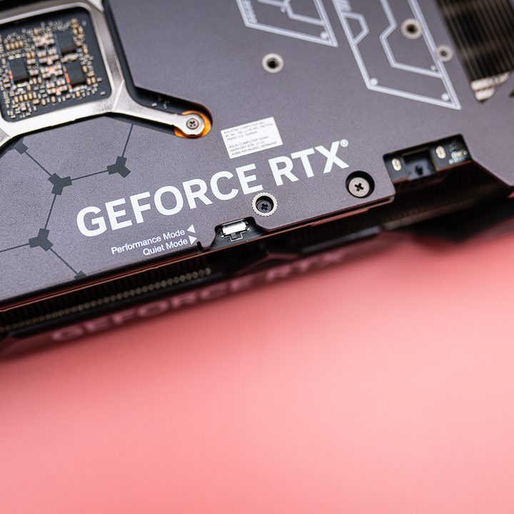 BIOS toggle on the Asus Tuf Gaming RTX 4070 Ti.