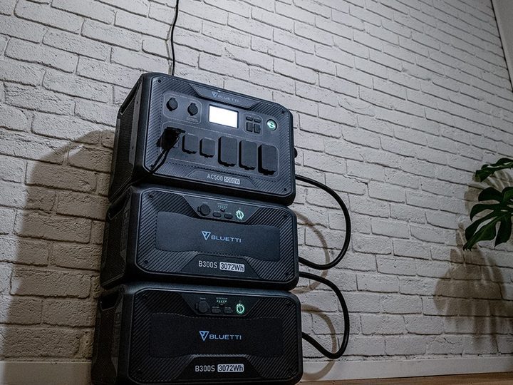 Bluetti AC500 portable power station