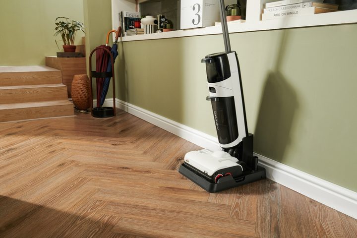 The Dyad Pro connected to its dock.