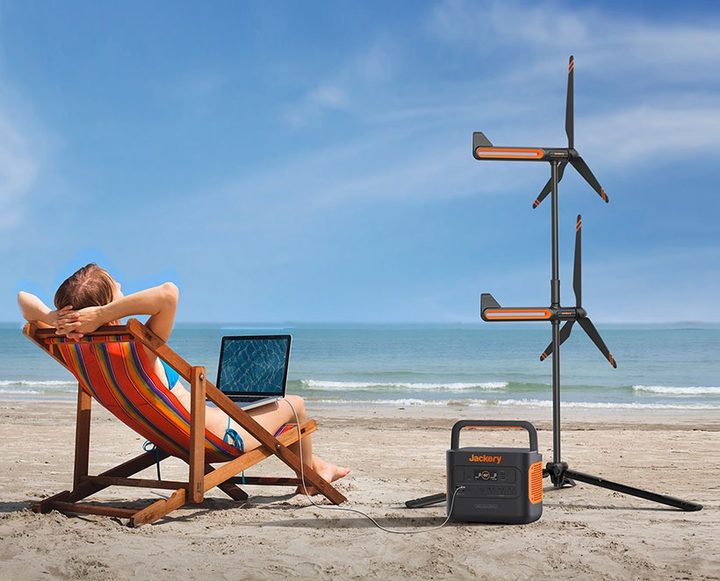 The Jackery Air-W on the beach.