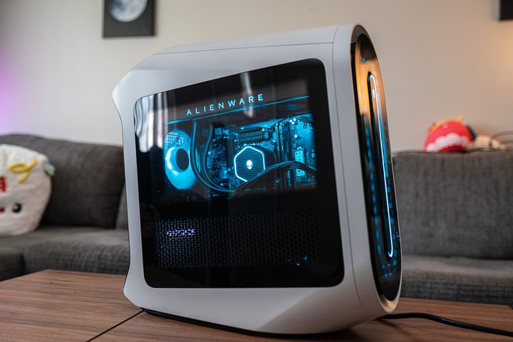 The side of the Alienware Aurora R15 desktop.