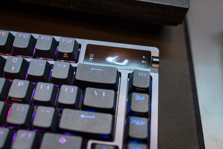 An OLED display on the ROG Azoth keyboard.