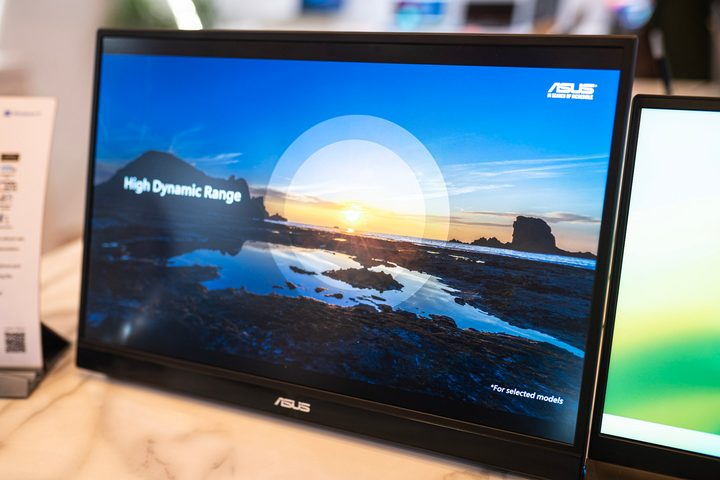 Asus ZenScreen 16 at CES 2023.