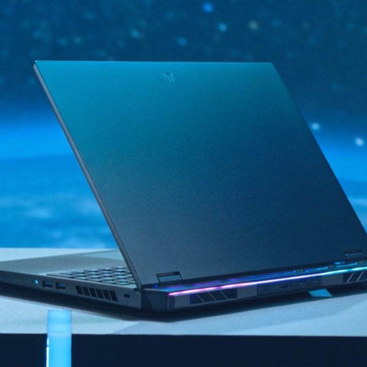 The lid of the Predator Helios 16.