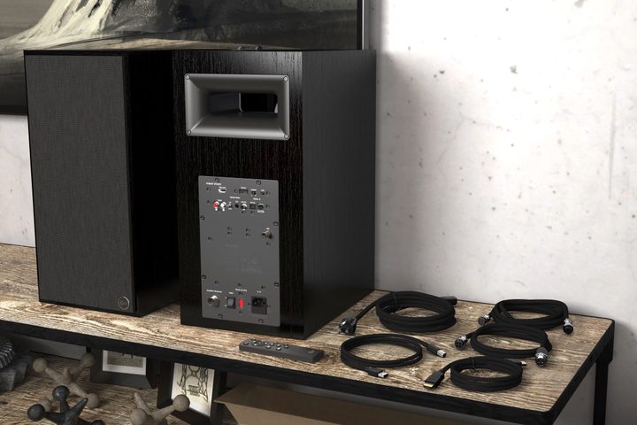 Klipsch The Nines in ebony finish with accessories.