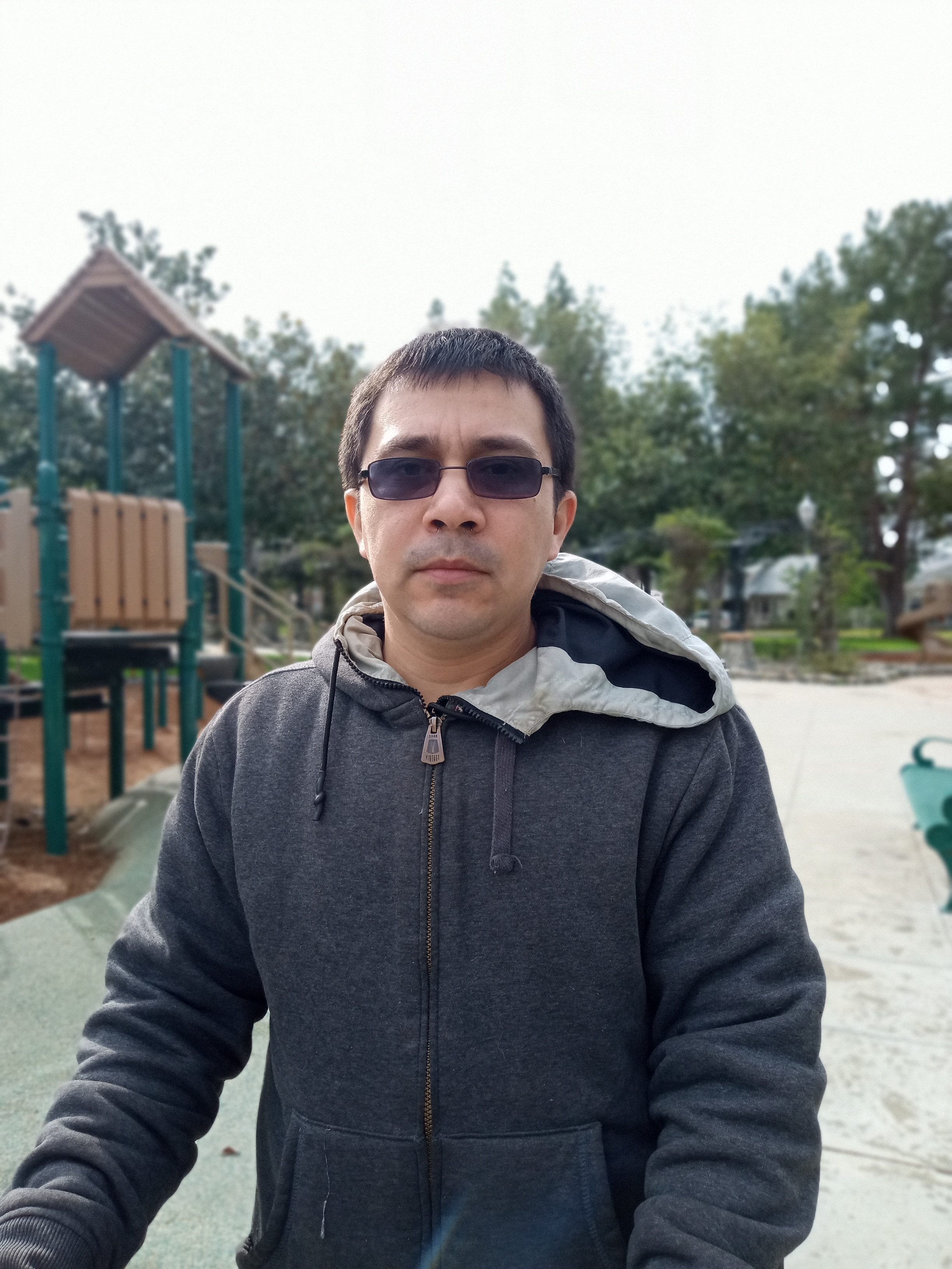 Portrait of Robert taken with Moto G Play (2023) default setting