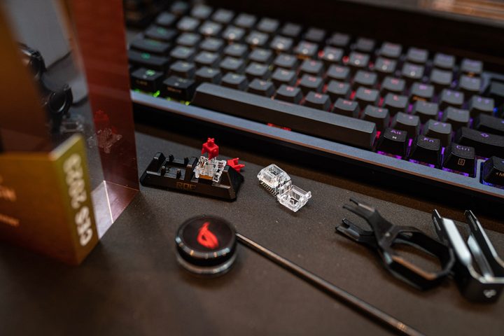 Lube kit for the Asus ROG Azoth keyboard.