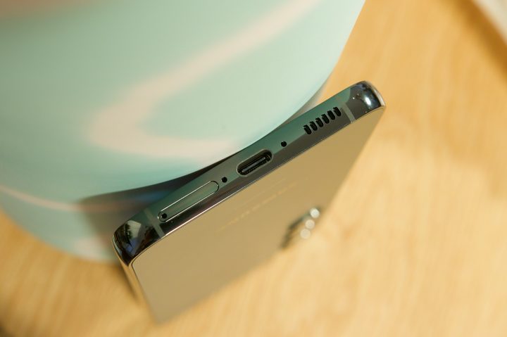 The USB-C port on the Samsung Galaxy S23.