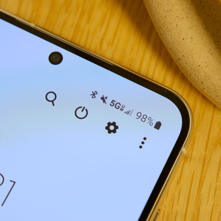 The 5G UW icon on the Samsung Galaxy S23.
