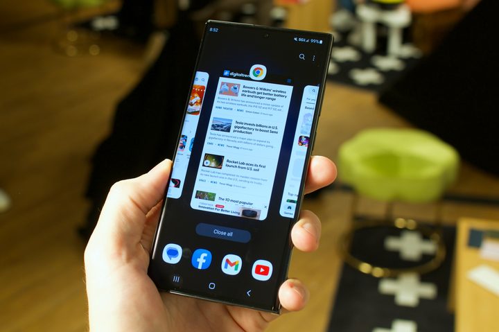 Multitasking menu on the Samsung Galaxy S23 Ultra.