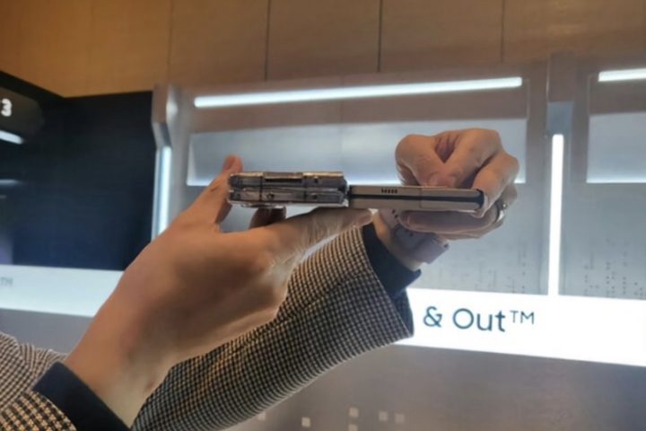 Next generation hinge prototype for a Samsung phone.