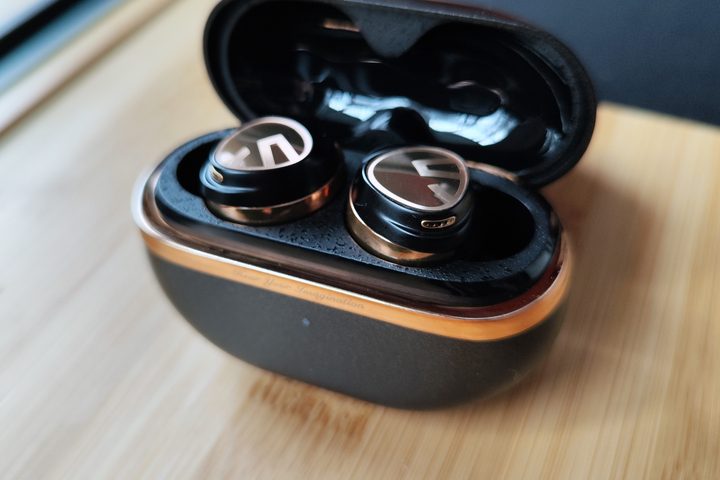 SoundPeats Opera05 in charging case.